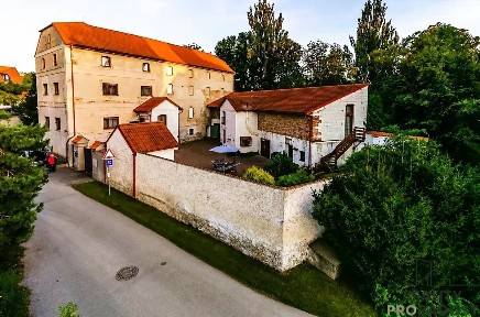 Pronájem vícegeneračního domu 1500 m², pozemek 1022 m² Putimská, Praha - Písnice