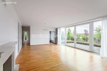 Prodej vily 184 m², pozemek 1803 m²