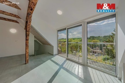 Prodej bytu 4+kk 81 m² Hlavní, Krhová