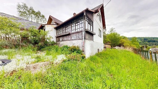 Vítkov, Opava, Zálužné