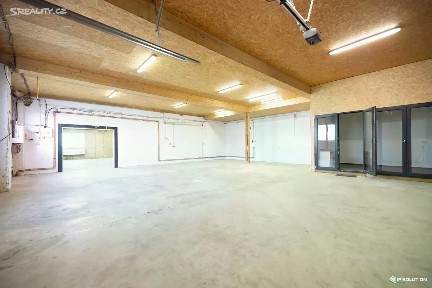 Týnec, Břeclav, Hrušecká