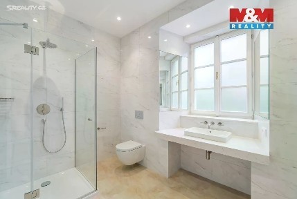 Prodej rodinného domu 963 m², pozemek 4672 m²