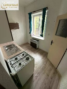 Aš, Cheb, Tovární