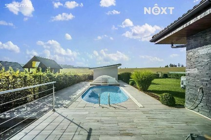 Prodej rodinného domu 199 m², pozemek 1061 m² Chrtníky