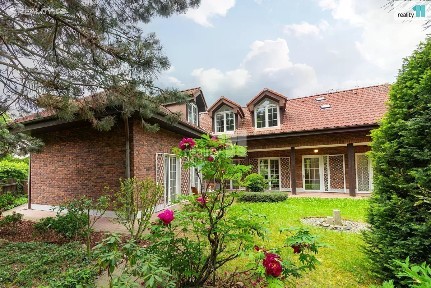 Prodej rodinného domu 420 m², pozemek 717 m² Vzdušná, Praha - Lhotka