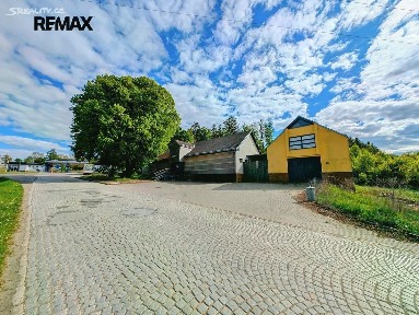 Prodej obchodního prostoru 1284 m² Skuhrov