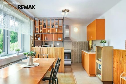 Prodej rodinného domu 250 m², pozemek 7718 m² Pastviny