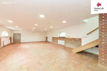 Pronájem obchodního prostoru 230 m²
