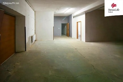 Pronájem obchodního prostoru 300 m²
