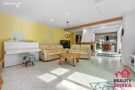 Prodej rodinného domu 275 m², pozemek 787 m² Zelená, Moravany