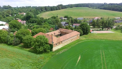 Prodej rodinného domu 851 m², pozemek 2205 m² Gruna