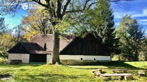 Prodej chalupy 200 m², pozemek 2949 m² Svratouch - Karlštejn