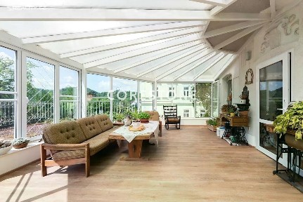Prodej vily 701 m², pozemek 732 m²
