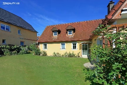 Čechova, Žlutice