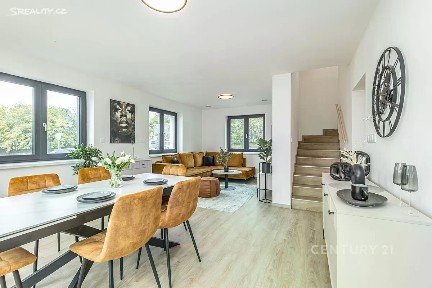 Prodej bytu 4+kk 93 m² Škvorec