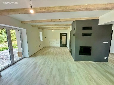 Prodej bytu 5+kk 155 m² U Výboru, Svinařov