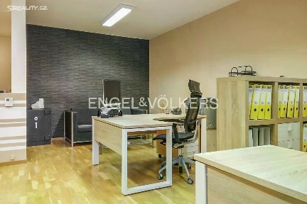Pronájem kanceláře 68 m² Korunní, Praha - Vinohrady