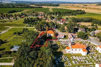 Prodej rodinného domu 465 m², pozemek 2031 m² Roudná