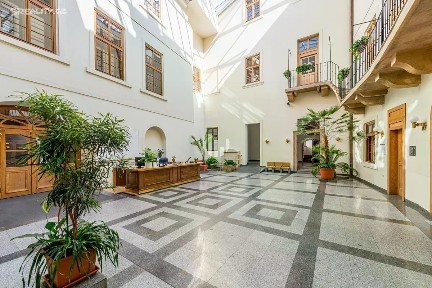 Pronájem kanceláře 168 m²
