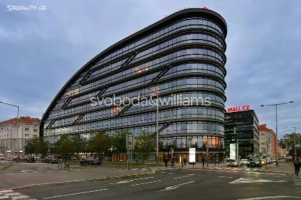 Pronájem kanceláře 1285 m²