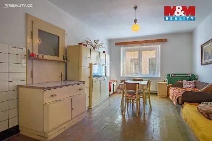 Prodej rodinného domu 390 m², pozemek 442 m²