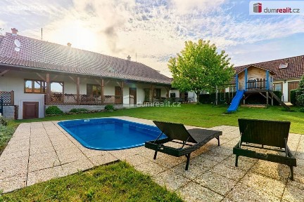 Prodej vily 570 m², pozemek 1109 m²