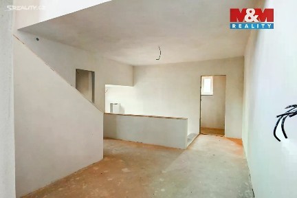 Prodej rodinného domu 270 m², pozemek 830 m² Dobšice