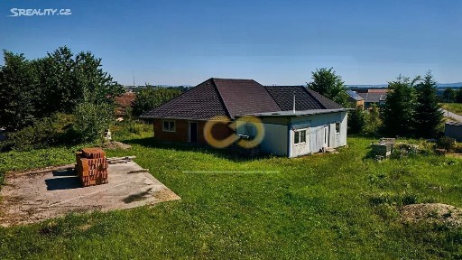 Prodej rodinného domu 180 m², pozemek 3700 m² Chvalovice