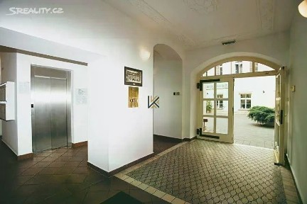 Pronájem kanceláře 293 m²