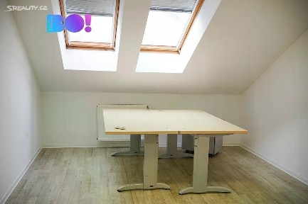 Pronájem kanceláře 47 m² Žerotínova, Praha - Žižkov