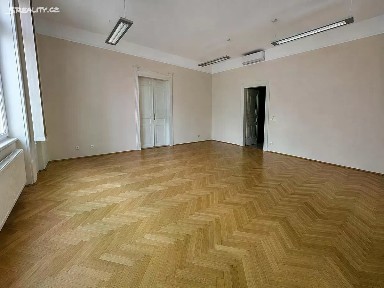 Pronájem kanceláře 19 m² U Prašné brány, Praha - Staré Město
