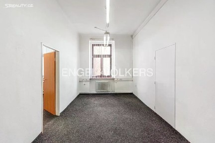 Pronájem kanceláře 32 m² U Trojice, Praha - Smíchov