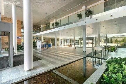 Pronájem kanceláře 601 m² Na Hřebenech II, Praha - Nusle