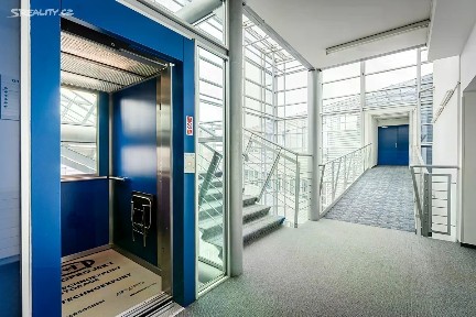 Pronájem kanceláře 628 m² Třebohostická, Praha - Strašnice