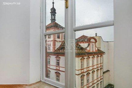 Pronájem kanceláře 371 m²