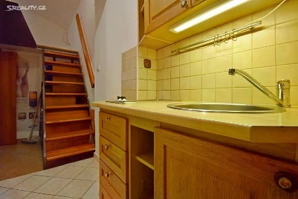 Pronájem kanceláře 41 m² Hartigova, Praha - Žižkov