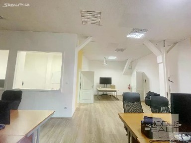 Pronájem kanceláře 180 m² Prvního pluku, Praha - Karlín