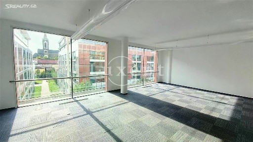 Pronájem kanceláře 870 m²