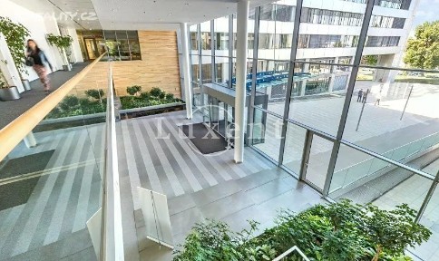 Pronájem obchodního prostoru 630 m² Na Hřebenech II, Praha - Praha 4