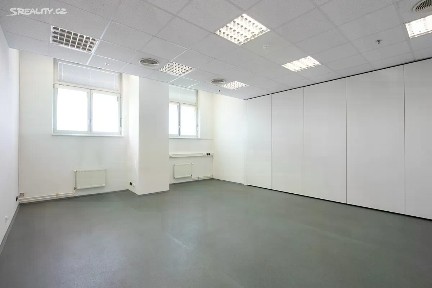 Pronájem kanceláře 70 m² Ringhofferova, Praha - Třebonice
