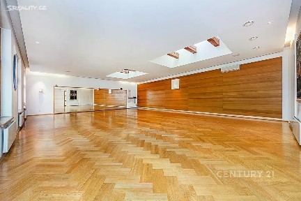 Pronájem komerční nemovitosti 200 m² Soukenická, Praha - Nové Město