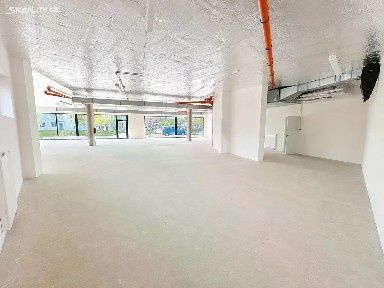 Pronájem obchodního prostoru 309 m² V Třešňovce, Praha - Hrdlořezy