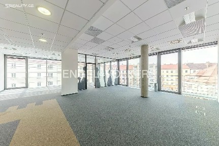 Pronájem kanceláře 564 m² Jankovcova, Praha - Holešovice