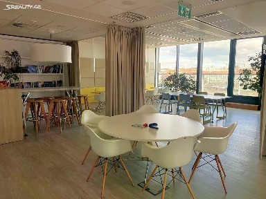 Pronájem kanceláře 1165 m² Na Valentince, Praha - Smíchov