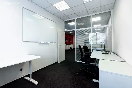 Pronájem skladového prostoru 900 m² Na Radosti, Praha - Zličín