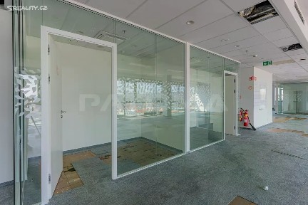 Pronájem kanceláře 739 m² Českomoravská, Praha - Libeň