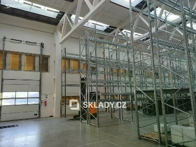 Pronájem skladového prostoru 1000 m² Praha - Kbely