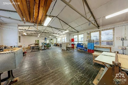 Pronájem výrobní haly, prostoru 230 m²
