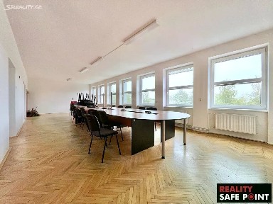 Pronájem kanceláře 490 m²