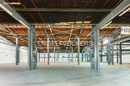 Pronájem skladového prostoru 2735 m²